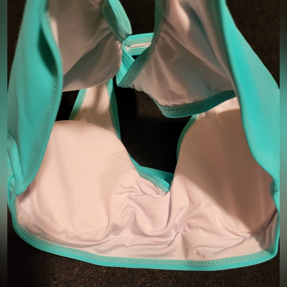 Women's Turquoise Blue bikini top Size 6 Medium - Picture 4 of 7